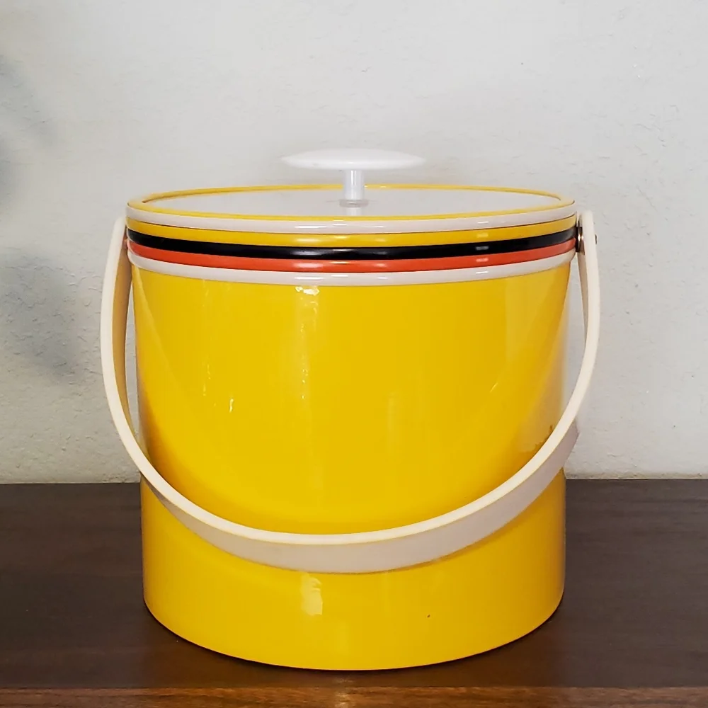 Vintage Georges Briard MCM Yellow Vinyl Ice Bucket with Handle and Lid